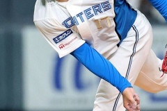 浮き上がって行く変化球って投げられへんの？