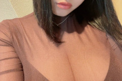 水泳部で合宿中の女子、専属マッサージ師にハメ撮られる