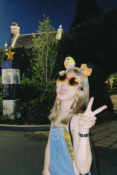 【画像】竹内朱莉さん、胸の谷間見せまくりｗｗｗｗｗｗｗ