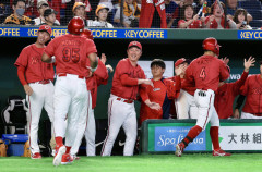 【朗報】カープ(歴史的貧打)、チーム打率.202→.214に爆上げｗｗｙｗ【祝勝会】