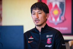 浦和レッズの堀之内SDが監督人事について説明　田中達也暫定監督は百年構想リーグ限り＆来季以降の新監督はJリーグ経験を重視か
