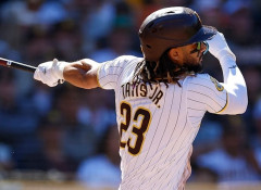 フェルナンド・タティスJrさん.250 0本 OPS.623