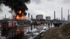 【速報】ロシア、サンドバッグ状態でそろそろ泣き出しそう　黒海沿岸の石油拠点に無人機攻撃「大規模火災で非常事態宣言」