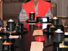 親の還暦のお祝いを計画中だけど、実姉との予定が合わず…常識のない姉がいて泣きたい。