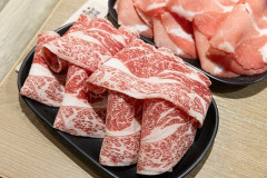 しゃぶしゃぶとか言う肉を最も不味く食べる調理法www