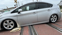 【高知】シャコタンの車、踏切で立ち往生して列車運休2本・遅延2本