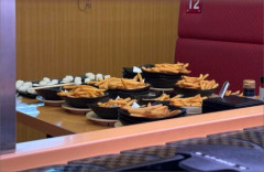 【スタレ】「スシロー」コラボグッズ目当てのユーザーさん、頼んだメニューを食べずに退店…