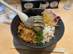 セメント系煮干しラーメンとかいう食い物www