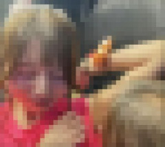 【悲報】地下アイドル、客に「ワキのニオイ」を嗅がせてしまうｗｗｗｗｗｗ