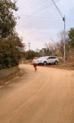 【画像】乳揺らしながら走ってくる女の子ｗｗｗｗｗｗｗｗｗ