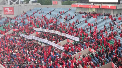 ◆悲報◆浦和レッズゴール裏、ようやく勝ったけど浦和構文弾幕新作でフロント糾弾