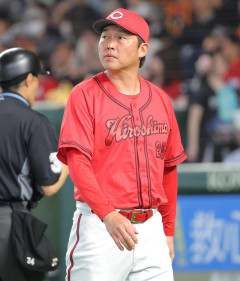 カープ新井監督「やるべき事をやらないと」野間バント失敗＆坂倉走塁死に苦言【監督談話/反省会】