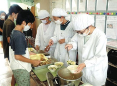 【悲報】イスラム教徒「ハラール給食の何がダメなの？豚肉入ってない給食でも日本人誰も困らないでしょ」