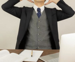 【悲報】弊社の新入社員、報告書に『游ゴシック』を使ってしまい会議へ