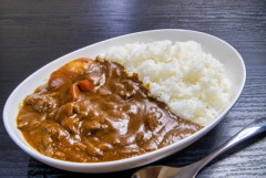 カレー屋「当店では何かトッピングをお願いしている。でも、『嫌、いいです』と言われる。日本人なのに日本語通じない方が多くて困ってる」