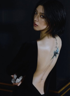 【衝撃】三吉彩花（30）が背中に入れたクソでかタトゥーwｗｗｗｗｗｗ