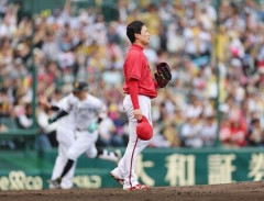 栗林良吏(広) 4登板 30.1回 2勝1敗 防御率1.19(セ2位) WHIP0.56(セ1位) xFIP2.85(セ2位)