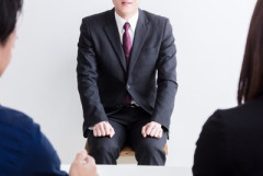 【唖然】公務員試験官「なんで急に働こうと思ったの？」　ワイ「人生変えたくて…」　試験官3人「ｗ」（失笑）→