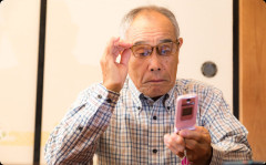 父親のガラケーに兄夫婦が写真を送ってくるんだけど「送るときはデータを軽くして送ってくれ」と言ってるのにそのままの大きさで送ってくる。アラフォーの知識や認識ってこんなもん？