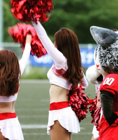 【画像】チアガールを肩車した男子高校生、「無」に徹するｗｗｗｗｗｗｗｗｗｗ