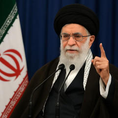 イランの最高指導者、「核とミサイルの能力」を守ると発言   |  核て意味あるんかね  |  イランは長引かせてアメリカを破産させたいから終わらん