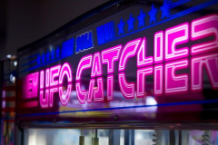 【画像】YouTuber「くじキャッチャーに当たりが無ければ即通報」→ガチで当たりが無く警察出動した結果⇒w