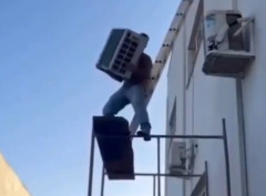 【動画】 エアコン業者、設置中に現場猫