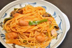 ナポリタンをおかずに白飯を食べられるか？