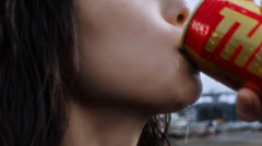 加藤小夏さん、配信での飲みっぷりが評価されてロッテの水のCMをゲット