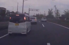 【動画】「前に入ってきた軽自動車がブレーキかけてきたから、前に割り込んでブレーキやり返してやった」→大炎上ｗｗｗｗｗｗｗｗｗｗｗｗ