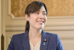 【悲報】小野田大臣「日本のアニメに外国人が干渉するな！」→スペイン人「え？じゃあ･･･」