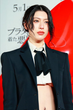 【画像】三吉彩花さん(29)ヘソ出し・乳出しルックで登場