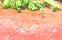 【動画】横浜の人気ハンバーグ店で食中毒！また生肉バーグだよ……