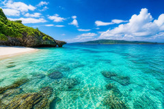【速報】海保が那覇で啓発チラシ配布「安全に楽しんで」　なお沖縄の水難事故、前年比24人増の44人