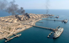 イラン産原油、海上封鎖で日量180万バレル行き場失う…ペルシャ湾を漂う洋上貯留タンカー！