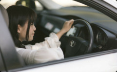 弟の彼女が仕事に行くとき弟が無理なら母と私が送迎しないといけない。何の義理もない弟の彼女をなぜ職場まで送迎せねばならないんだ…