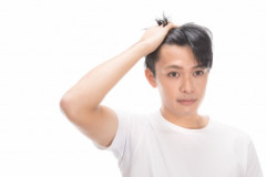 彡(ﾟ)(ﾟ) なんか今日は髪薄いし、スーパー行くのは明日にするか…