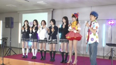 56歳さゆり、NiziUと並んでも負けぬ異次元の“美脚スタイル”に反響「この足の長さやばすぎ」「50代とは思えない感動レベル」