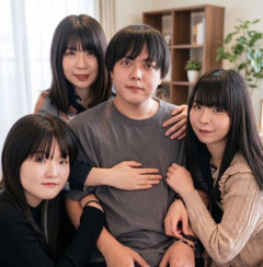 【画像】4人の妻とハーレム生活を送る無職(36)wwwwww