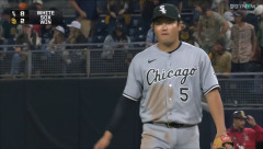 シカゴ・ホワイトソックス　24年41勝121敗.253→25年60勝102敗.370→26年15勝17敗.469