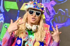 TRFのDJ KOOさん、まさかのVTuberデビューｗｗｗ 「この界隈に来たかったんですよ！」