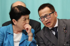 ラサール石井　身内の支持通信に誹謗中傷  [5/4]
