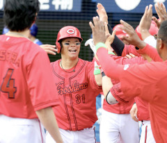 カープ坂倉将吾〝弾丸〟満塁ホームラン！初回に先制グランドスラム！！