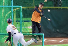 巨人・泉口友汰が出場選手登録　脳振とう特例措置での抹消から復帰