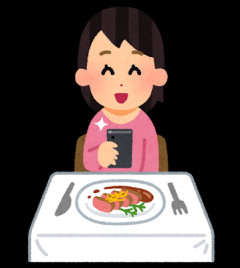 外食の時、私「いただきます！」一同「いただきまーす！」知人「待って！SNS用に写真撮らなきゃ。お洒落に見えない…もう一回」→知人が食べ始める時には…