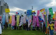 改憲反対集会、5万人が参加したにもかかわらず誰も日の丸を持っていない・・・