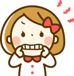 【画像】イーッってしてるお胸がはち切れそうな女の子