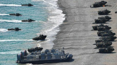 韓国海軍・海兵隊が共同で、海上からの着陸訓練を実施！