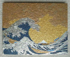 「ワインのゴミを利用して北斎の浮世絵を作った」外国人が感動したリサイクルアート集