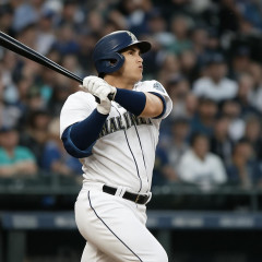 村上宗隆、3戦ぶり14号2ランで再びメジャートップ浮上…衝撃の年間64発ペース   #MLB